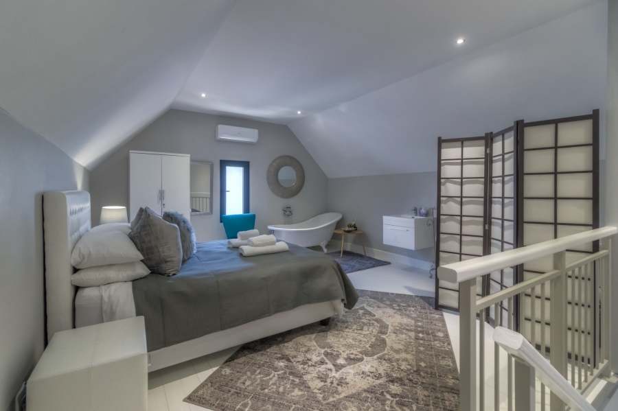 To Let 3 Bedroom Property for Rent in Paardevlei Western Cape